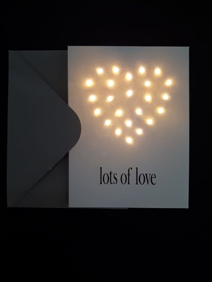 Light kaart lots of love full heart off white