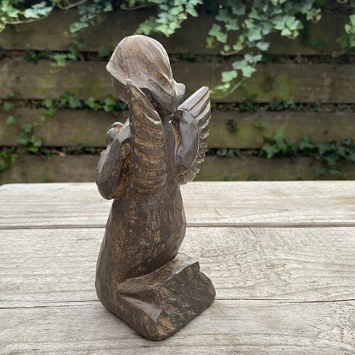 Engel knielend taupe large