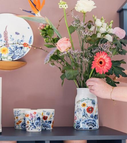 images/productimages/small/heinen-delftsblauw-bloementuintje-wilde-bloemen-sfeer-2.jpg