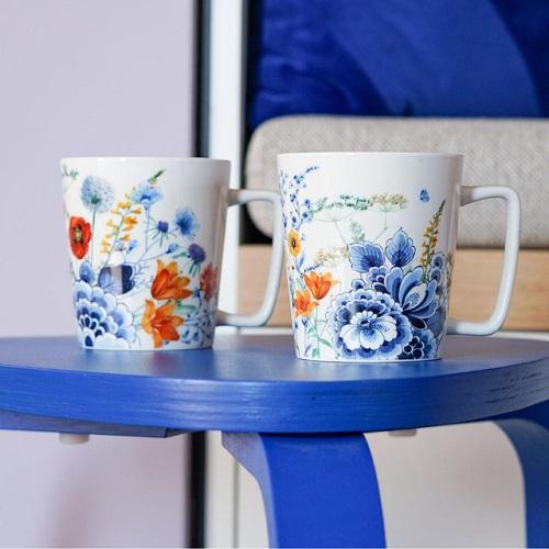 images/productimages/small/heinen-delftsblauw-mok-bloementuin-wilde-bloemen-flower-field-sfeer-1.jpg