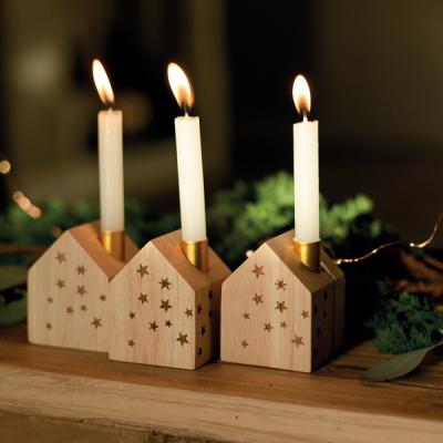 Räder kaarsenstandertje Huis met sterren hout