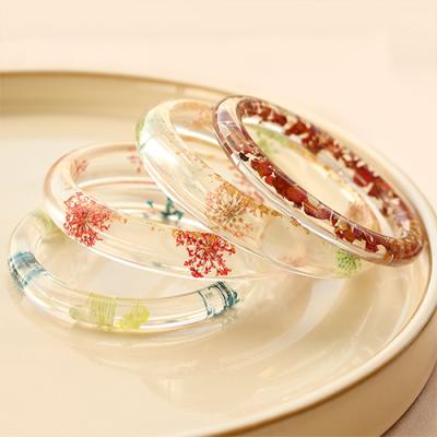 Trendy Bangle armband rhubarb red-gold met gedroogde bloemetjes, small