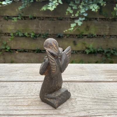Engel knielend taupe small