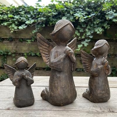 Engel knielend taupe medium