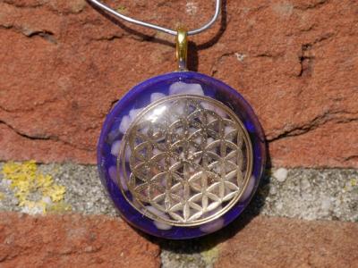 O02 Orgone & Plasma Energy hanger Flower of life paarsblauw