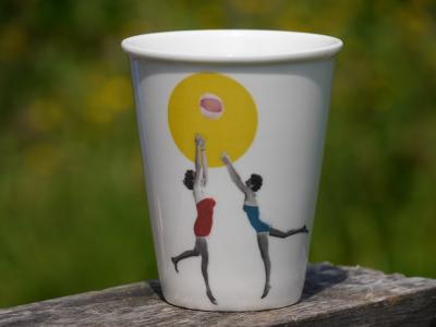 Studio Bok porseleinen mok Beachball dark yellow